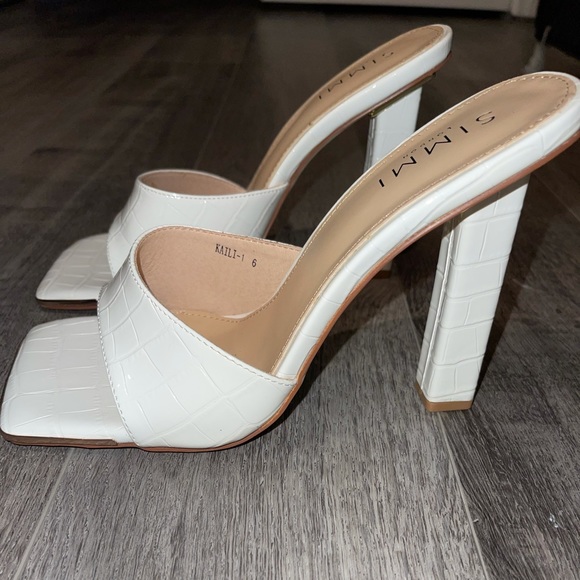 Brand new never worn heels - Picture 1 of 5